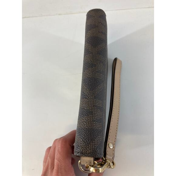 MICHAEL KORS MEDIUM SAFFIANO LEATHER SIGNATUE PRINT WALLET - Picture 3 of 11